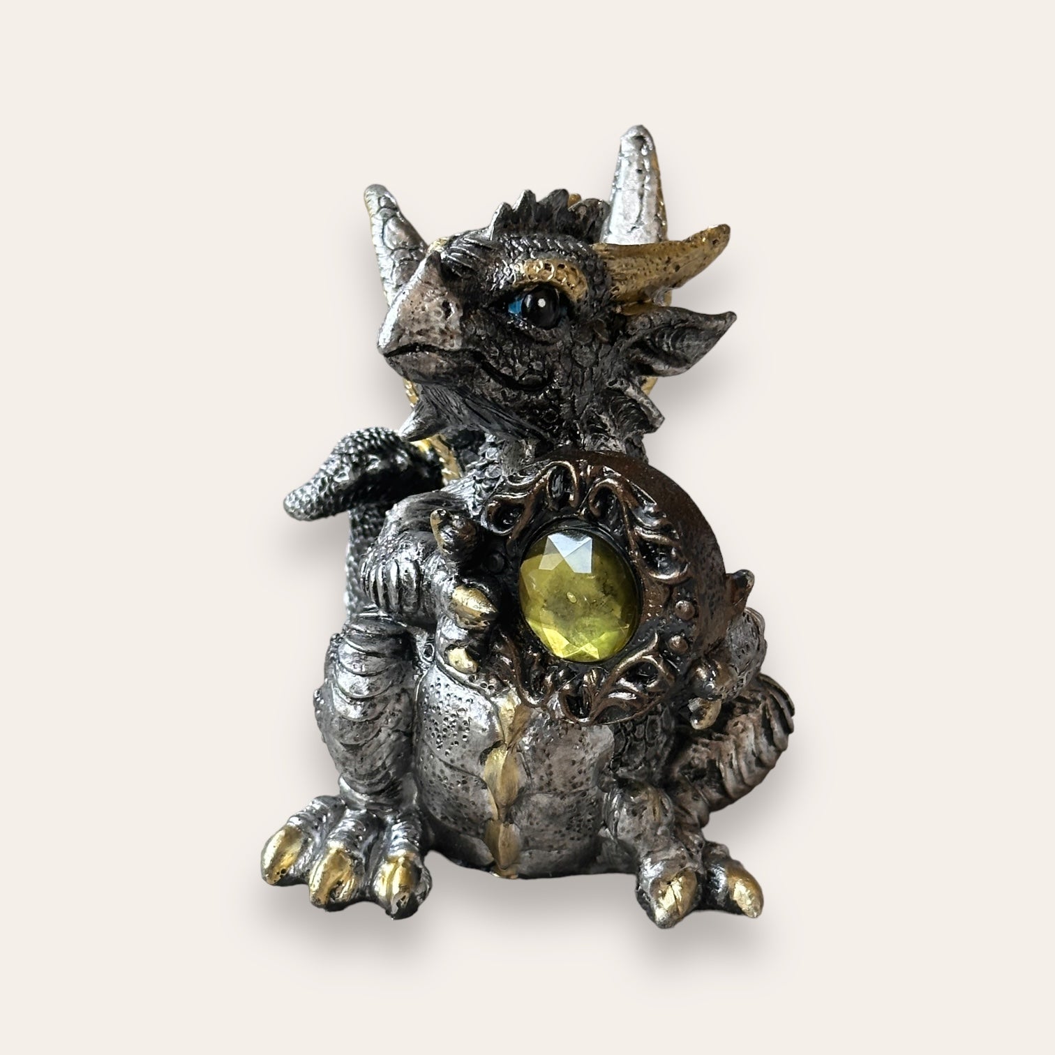 דרקון שומר אבן החן - Cosmic House