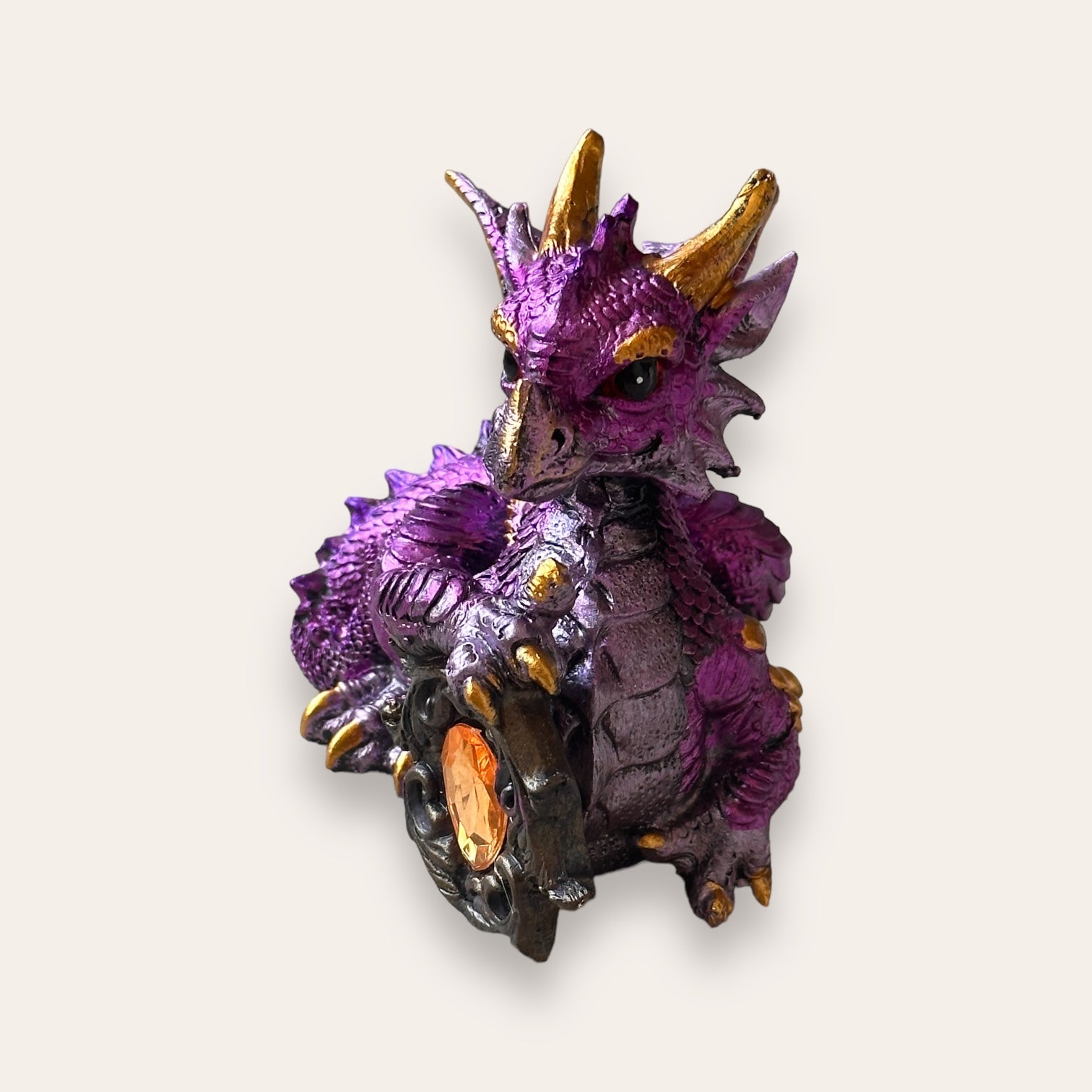 דרקון שומר אבן החן - Cosmic House